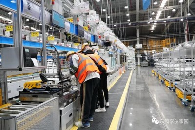 斯坦德機器人助力東風李爾建設智能標桿工廠，賦能汽車產業轉型升級